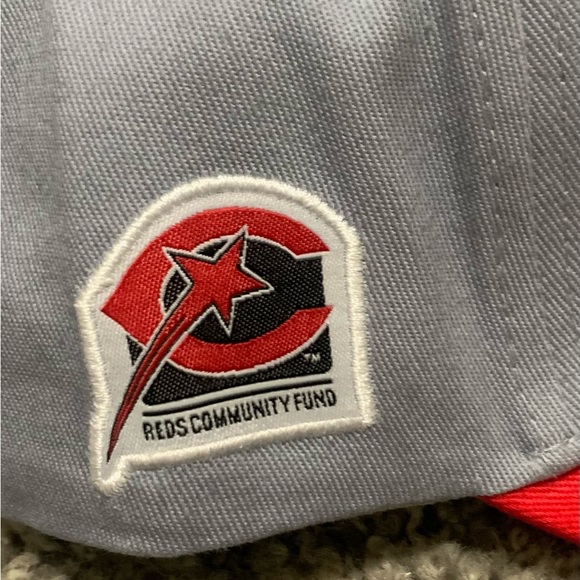 2 New Cincinnati Reds Ball Caps - Picture 3 of 6